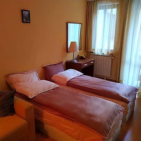 Park 207 Borovec